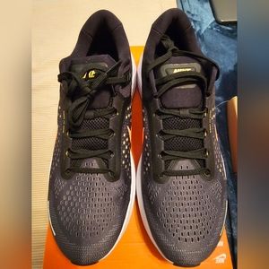 NEW never worn! Men NIKE Size 13